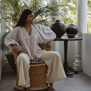 Daughters of India Poet Blouse XS in Vanilla preowned